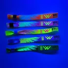 Textil karszalag (15x340mm, egy oldalon színes FLUO nyomással, változó adattal) - alu gyűrűvel
