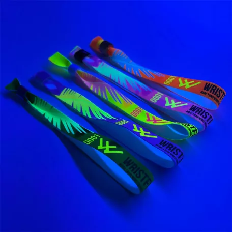 Textil karszalag (15x340mm, egy oldalon színes FLUO nyomással, változó adattal) - újrazárható bambusz gyűrűvel